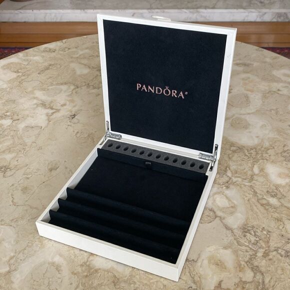 Pandora 12 Days of Christmas Jewellery Box Leatherette Large Retired - Picture 2 of 13